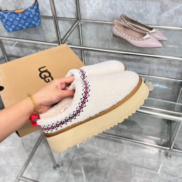 Ugg Tazz Heritage Braid Platform Slipper - Picture 3 of 9